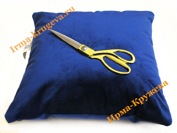 Подушка синяя бархатная 40 х 40 см  