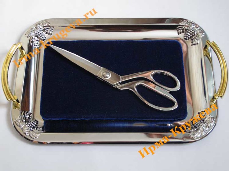 Поднос серебряный прямоугольный с золотыми ручками 30 х 19 х 3 см с синей бархатной подушкой 